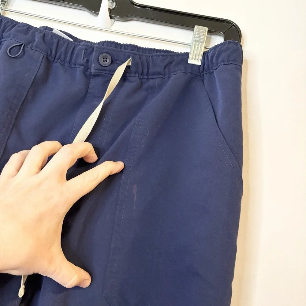 Figs drawstring messed